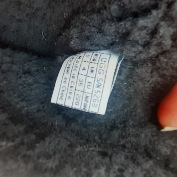 UGG Australia black suede Pink Flower Embroidery boots sz 5 Sheepskin Fur lining - Picture 7 of 9